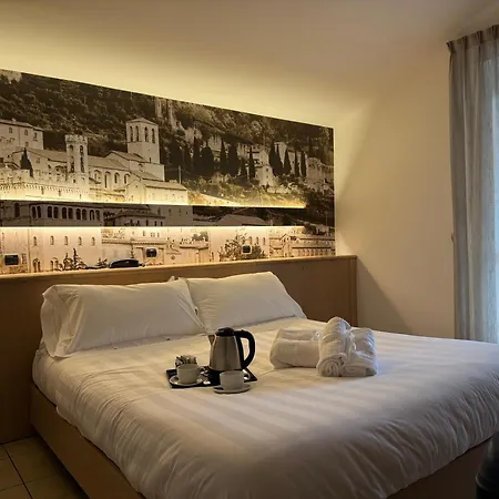 Hotel Cladan 3*
