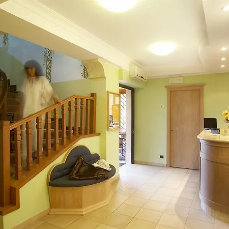 Hotel Cladan 3*